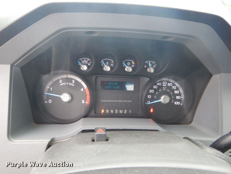 image for item GW9805 2014 Ford F550 Super Duty service truck with crane