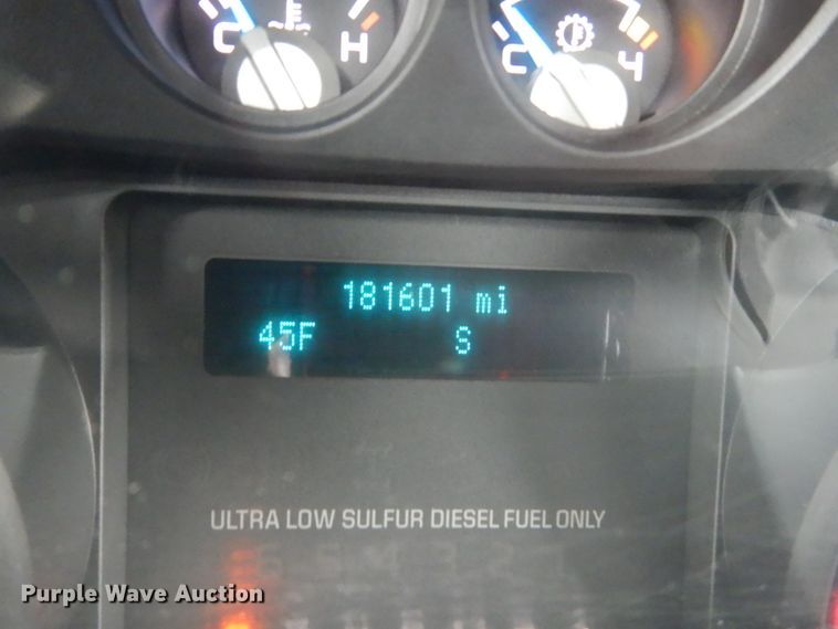 image for item GW9805 2014 Ford F550 Super Duty service truck with crane