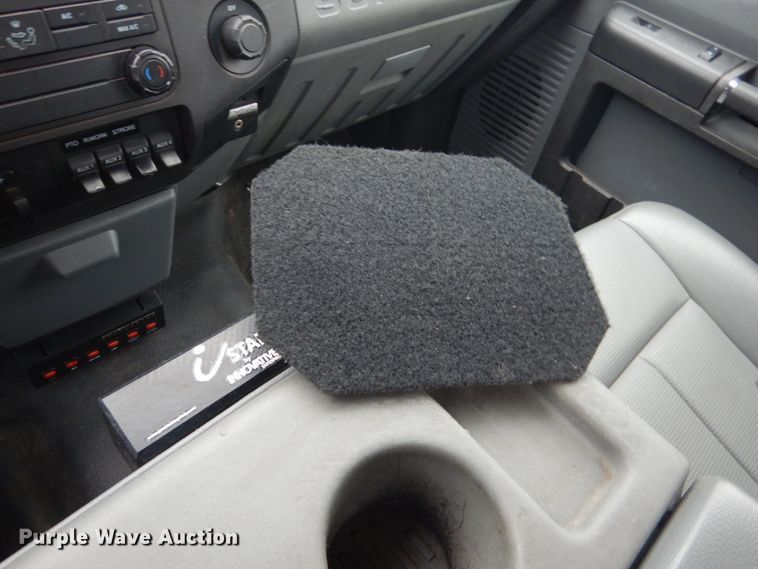 image for item GW9805 2014 Ford F550 Super Duty service truck with crane