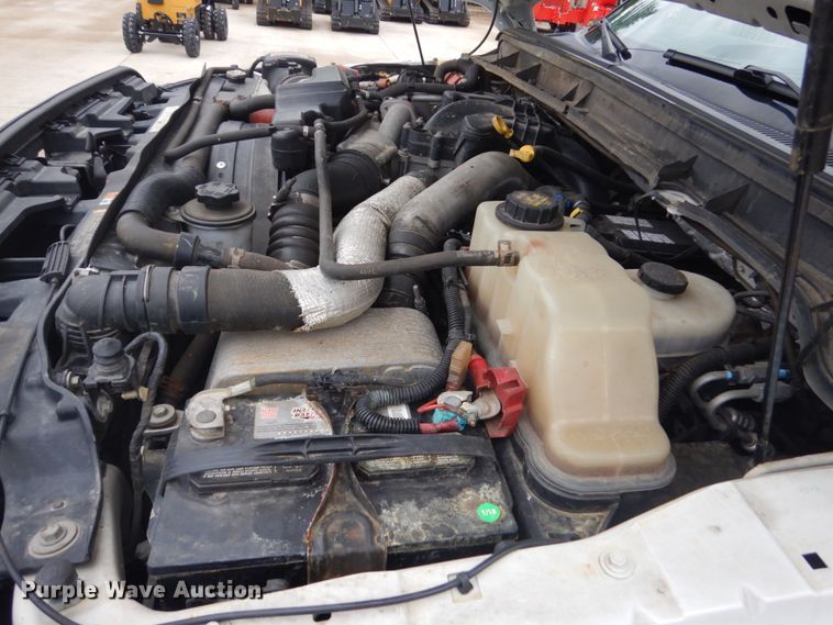 image for item GW9805 2014 Ford F550 Super Duty service truck with crane