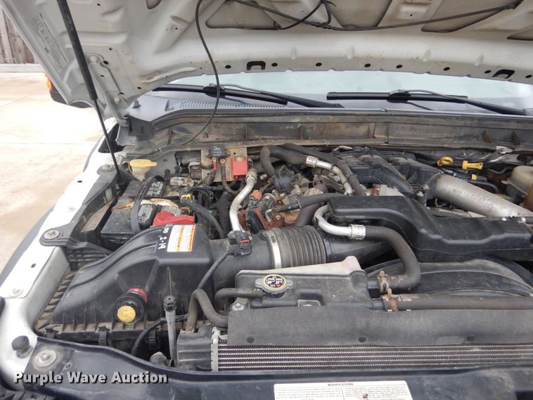 image for item GW9805 2014 Ford F550 Super Duty service truck with crane