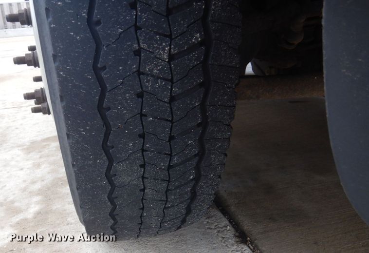 image for item GW9805 2014 Ford F550 Super Duty service truck with crane