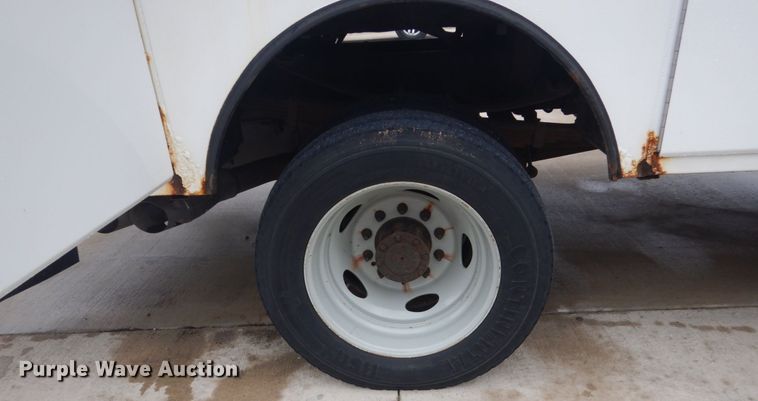 image for item GW9805 2014 Ford F550 Super Duty service truck with crane