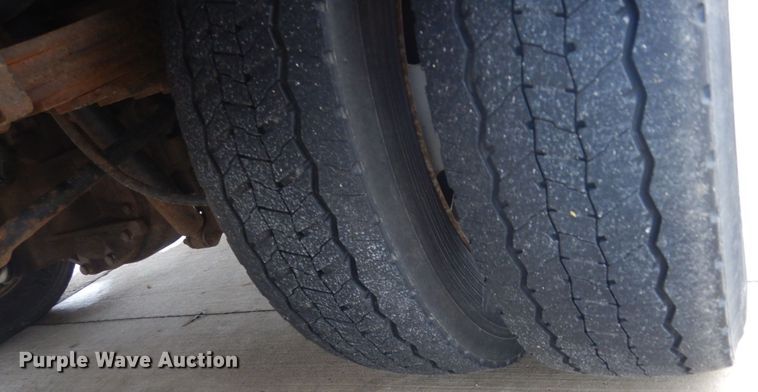 image for item GW9805 2014 Ford F550 Super Duty service truck with crane