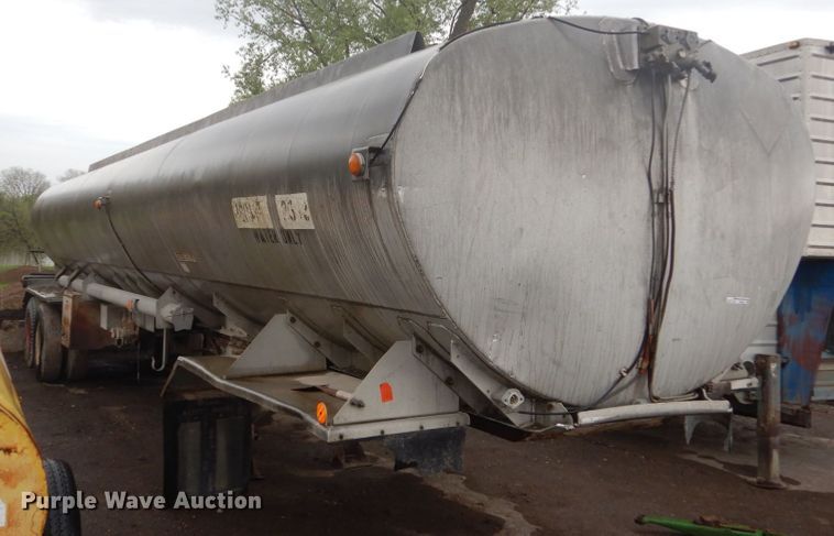 image for item GW9830 1961 Standard water tank trailer