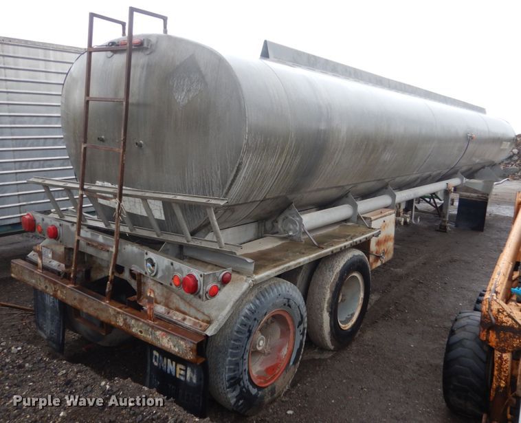 image for item GW9830 1961 Standard water tank trailer