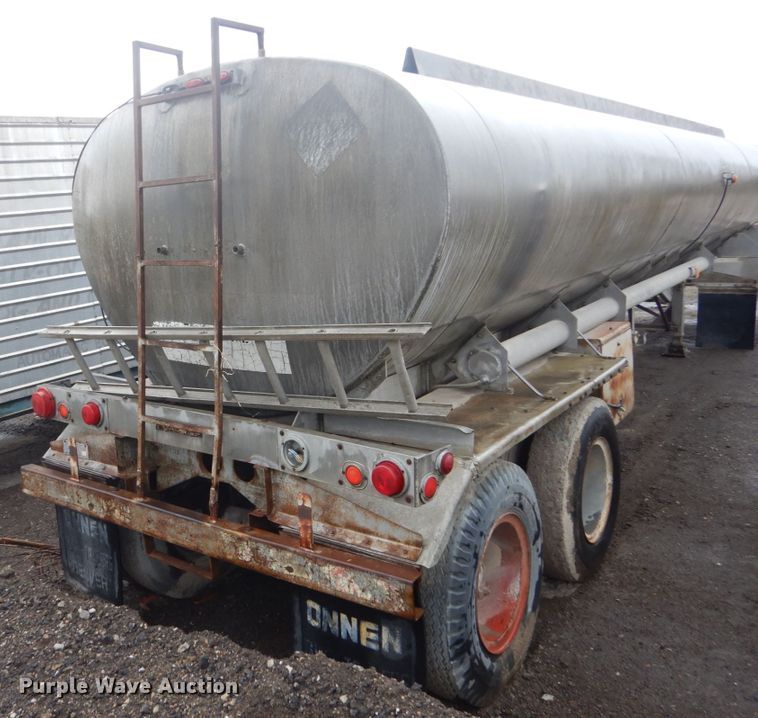 image for item GW9830 1961 Standard water tank trailer