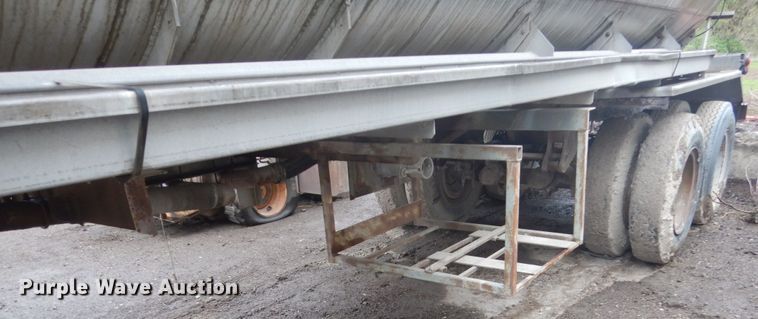 image for item GW9830 1961 Standard water tank trailer