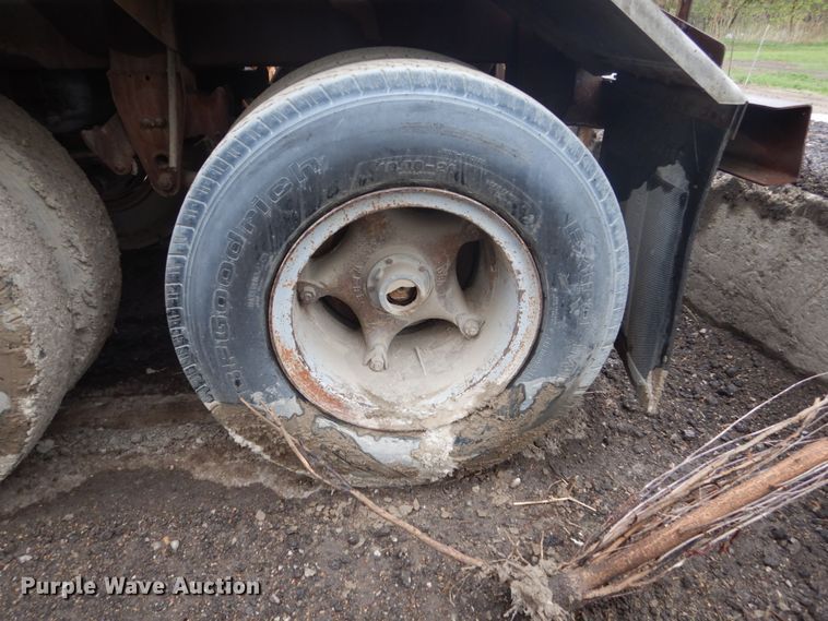 image for item GW9830 1961 Standard water tank trailer