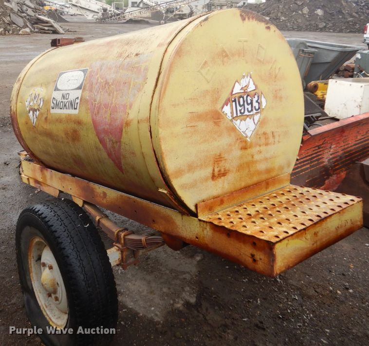 image for item GW9831 Fuel trailer