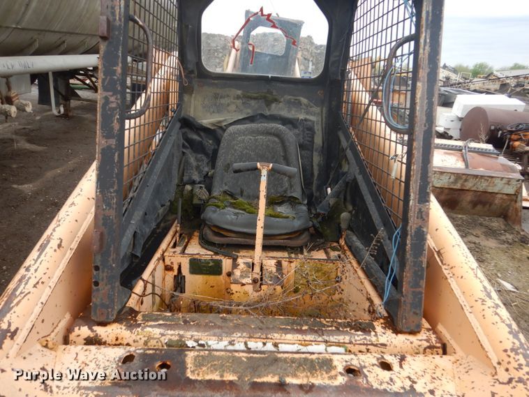 image for item GW9832  (2) Mustang 960 skid steer loaders 