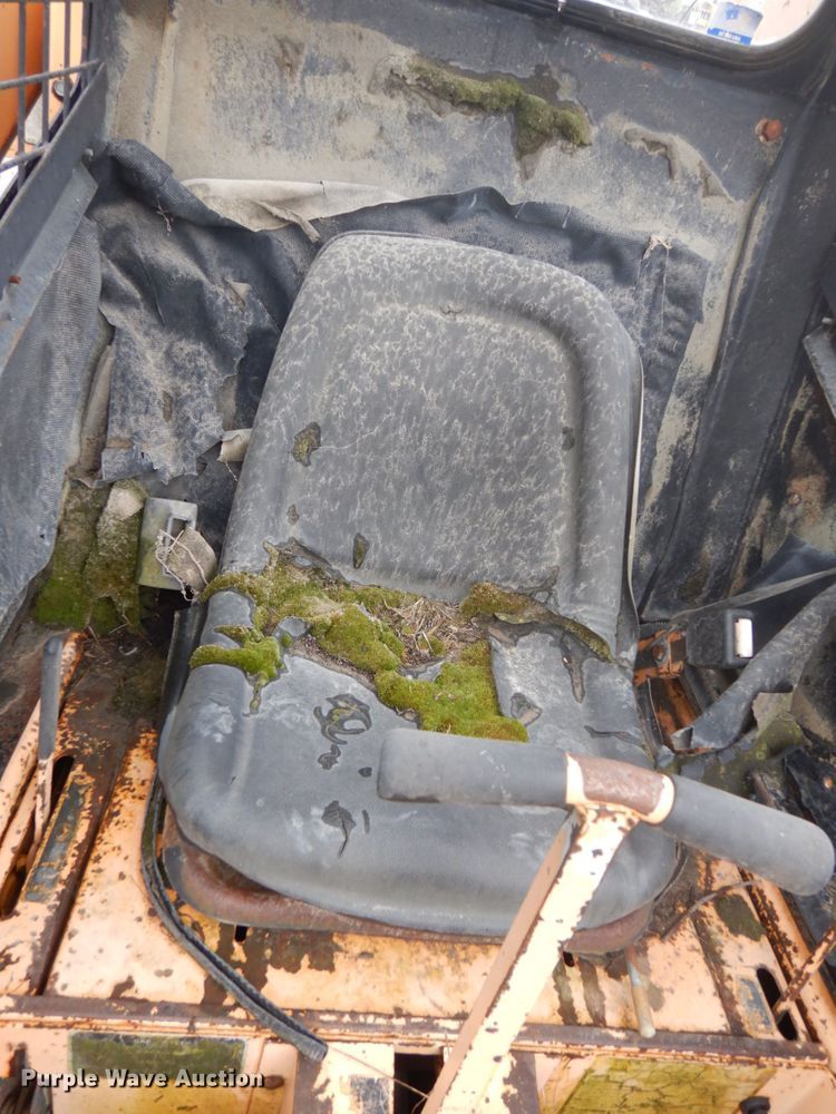 image for item GW9832  (2) Mustang 960 skid steer loaders 