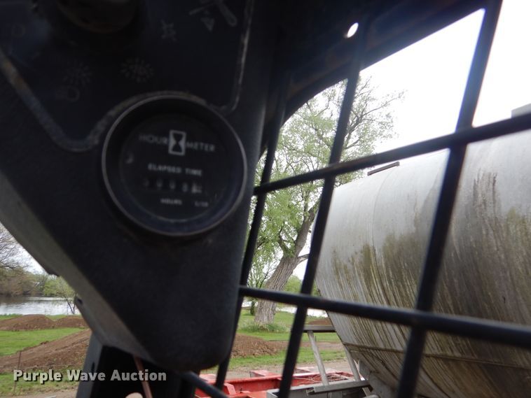 image for item GW9832  (2) Mustang 960 skid steer loaders 