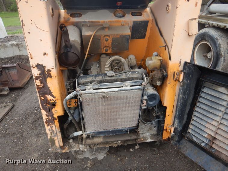 image for item GW9832  (2) Mustang 960 skid steer loaders 