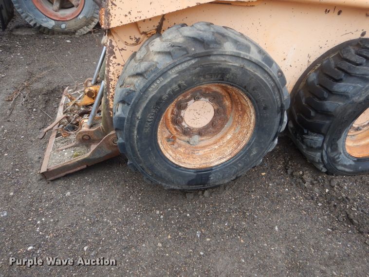 image for item GW9832  (2) Mustang 960 skid steer loaders 