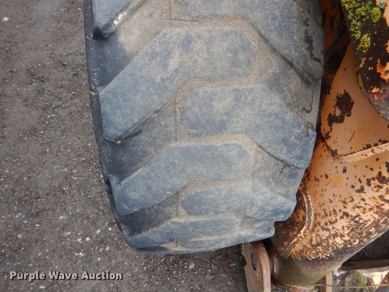 image for item GW9832  (2) Mustang 960 skid steer loaders 