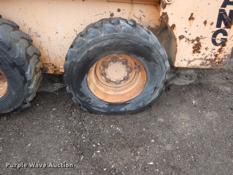 image for item GW9832  (2) Mustang 960 skid steer loaders 