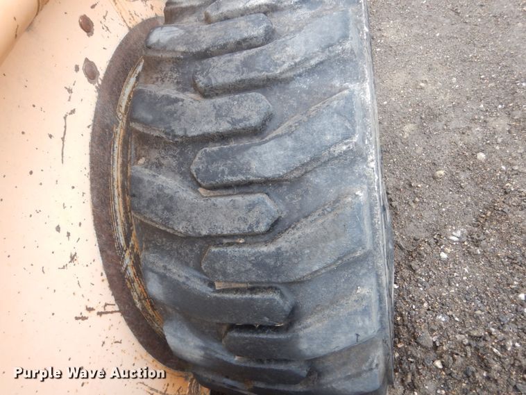 image for item GW9832  (2) Mustang 960 skid steer loaders 