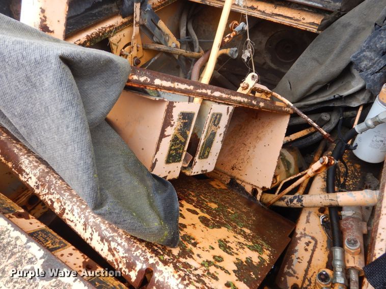 image for item GW9832  (2) Mustang 960 skid steer loaders 