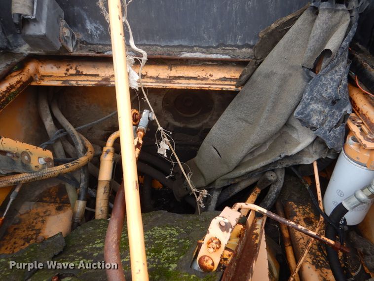 image for item GW9832  (2) Mustang 960 skid steer loaders 