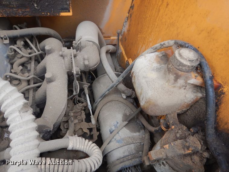 image for item GW9832  (2) Mustang 960 skid steer loaders 