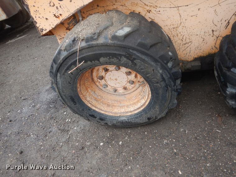 image for item GW9832  (2) Mustang 960 skid steer loaders 