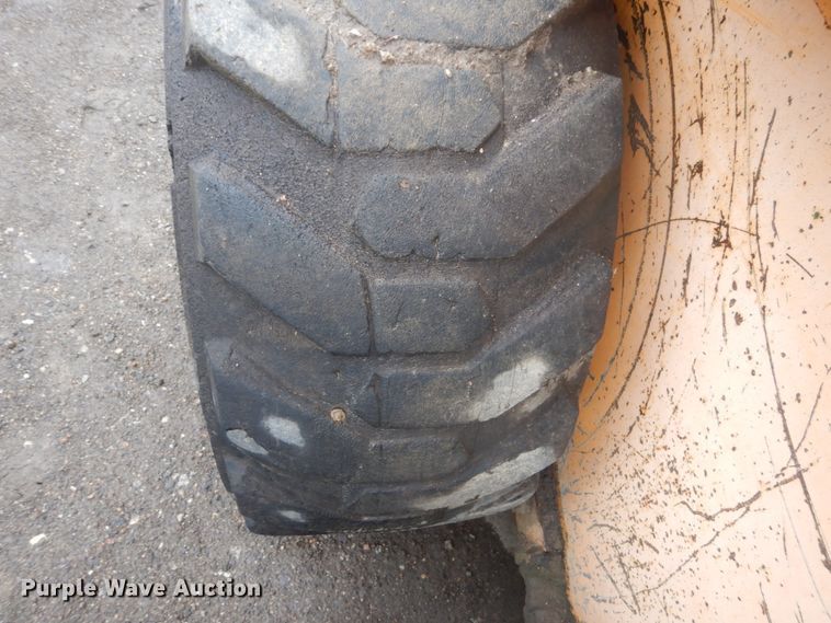 image for item GW9832  (2) Mustang 960 skid steer loaders 