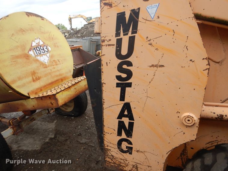 image for item GW9832  (2) Mustang 960 skid steer loaders 