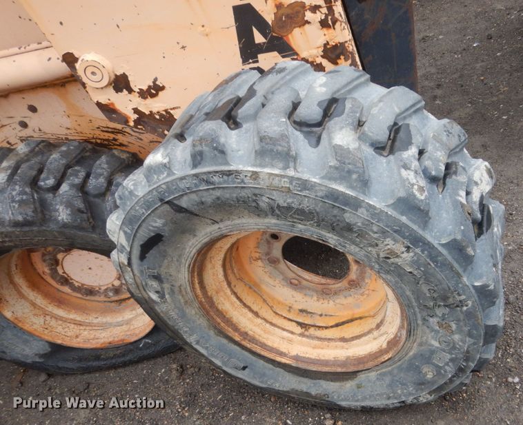 image for item GW9832  (2) Mustang 960 skid steer loaders 