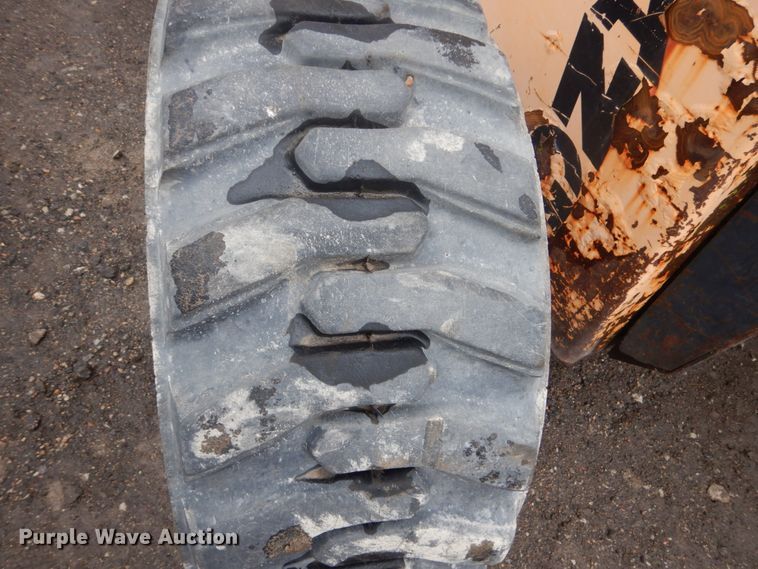 image for item GW9832  (2) Mustang 960 skid steer loaders 