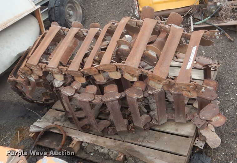 image for item GW9836 14.5"W over tire skid steer tracks