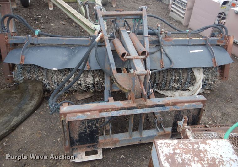 image for item GW9851 Caterpillar BA25 skid steer broom