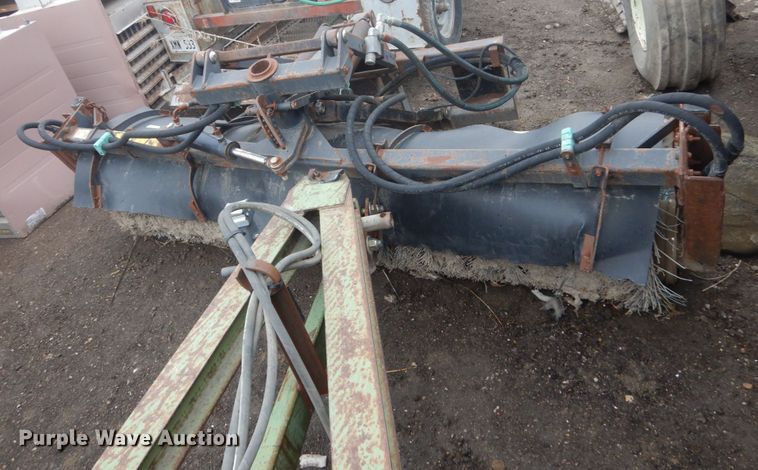 image for item GW9851 Caterpillar BA25 skid steer broom