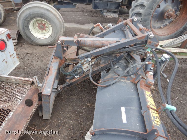 image for item GW9851 Caterpillar BA25 skid steer broom