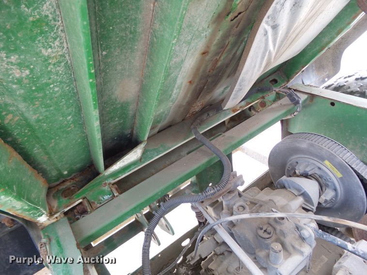 image for item GX9040 2005 John Deere 325  skid steer loader