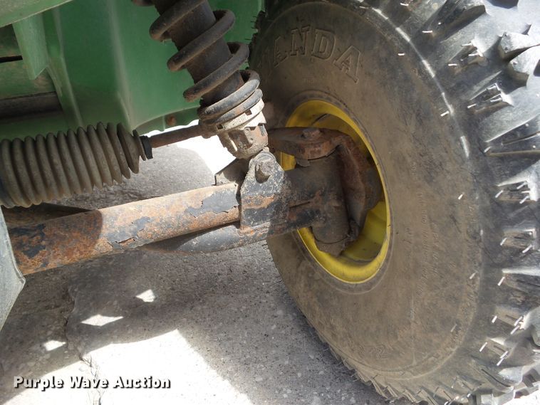 image for item GX9040 2005 John Deere 325  skid steer loader