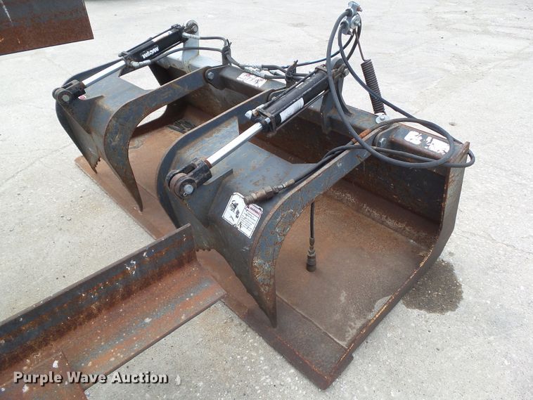image for item GX9044 72"W grapple bucket