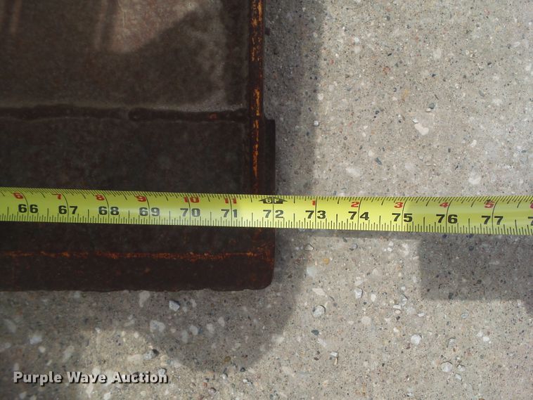 image for item GX9044 72"W grapple bucket