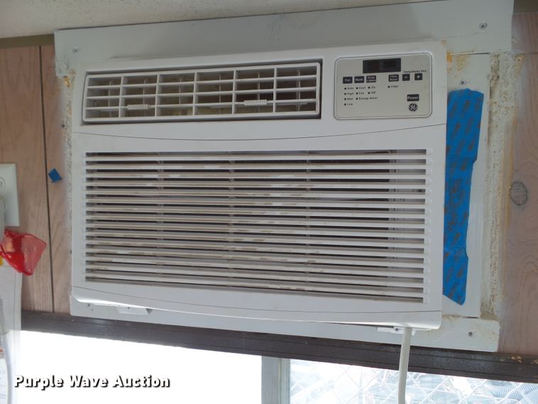 image for item GX9046 1990 Mobile Facility Engineering MF1032 office trailer