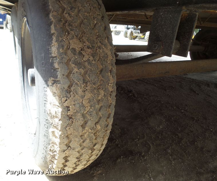 image for item GX9046 1990 Mobile Facility Engineering MF1032 office trailer