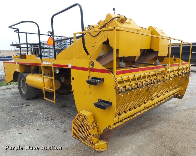 image for item GX9052 Etnyre chip spreader