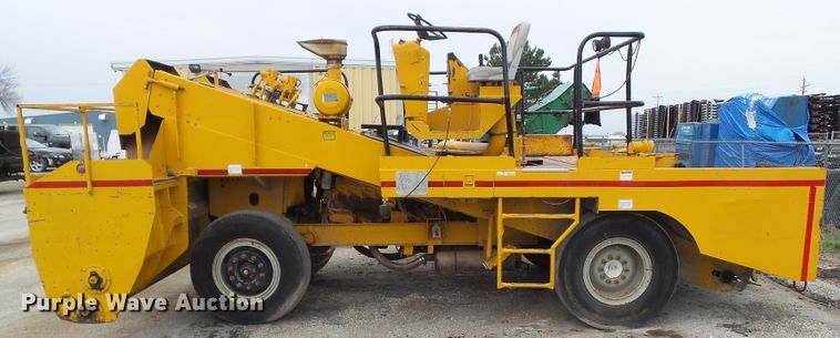 image for item GX9052 Etnyre chip spreader