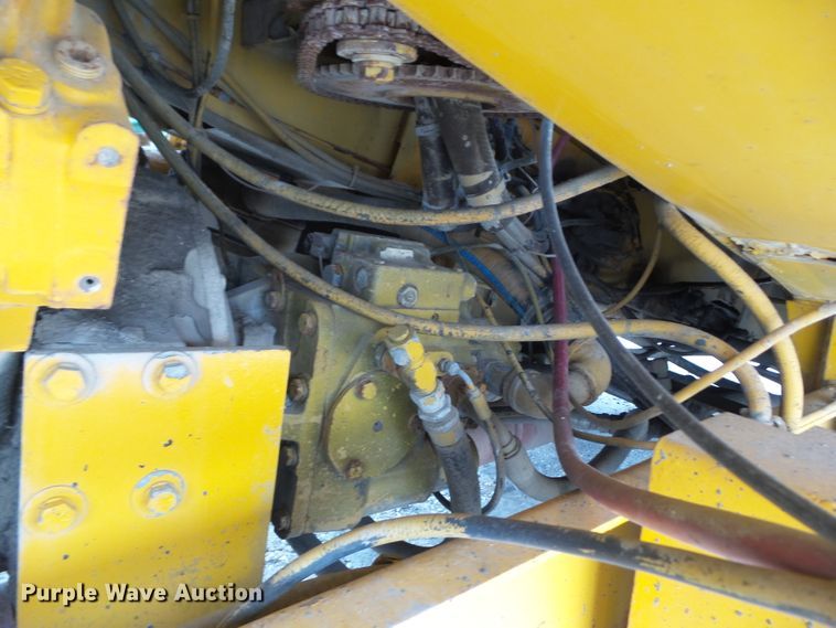 image for item GX9052 Etnyre chip spreader