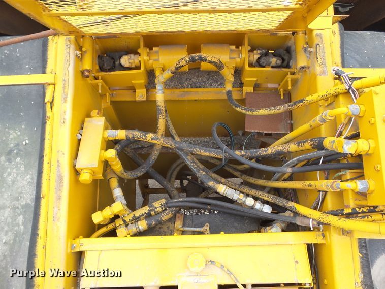 image for item GX9052 Etnyre chip spreader