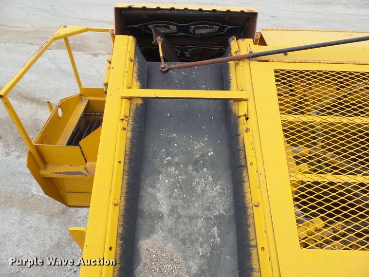 image for item GX9052 Etnyre chip spreader