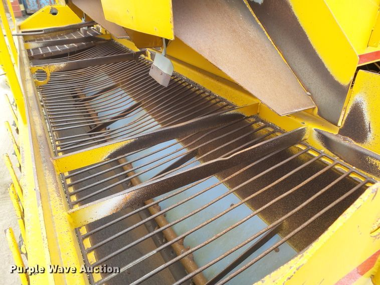 image for item GX9052 Etnyre chip spreader