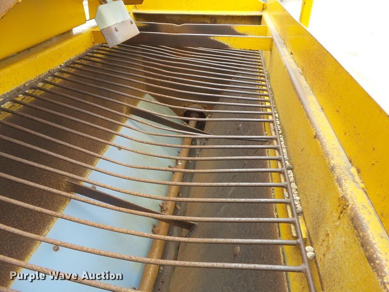 image for item GX9052 Etnyre chip spreader