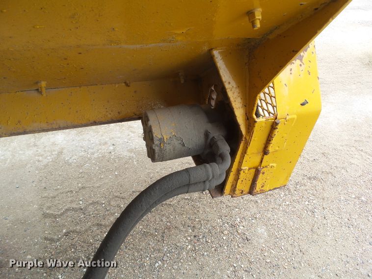 image for item GX9052 Etnyre chip spreader