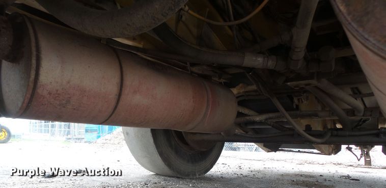 image for item GX9052 Etnyre chip spreader