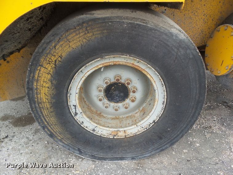 image for item GX9052 Etnyre chip spreader